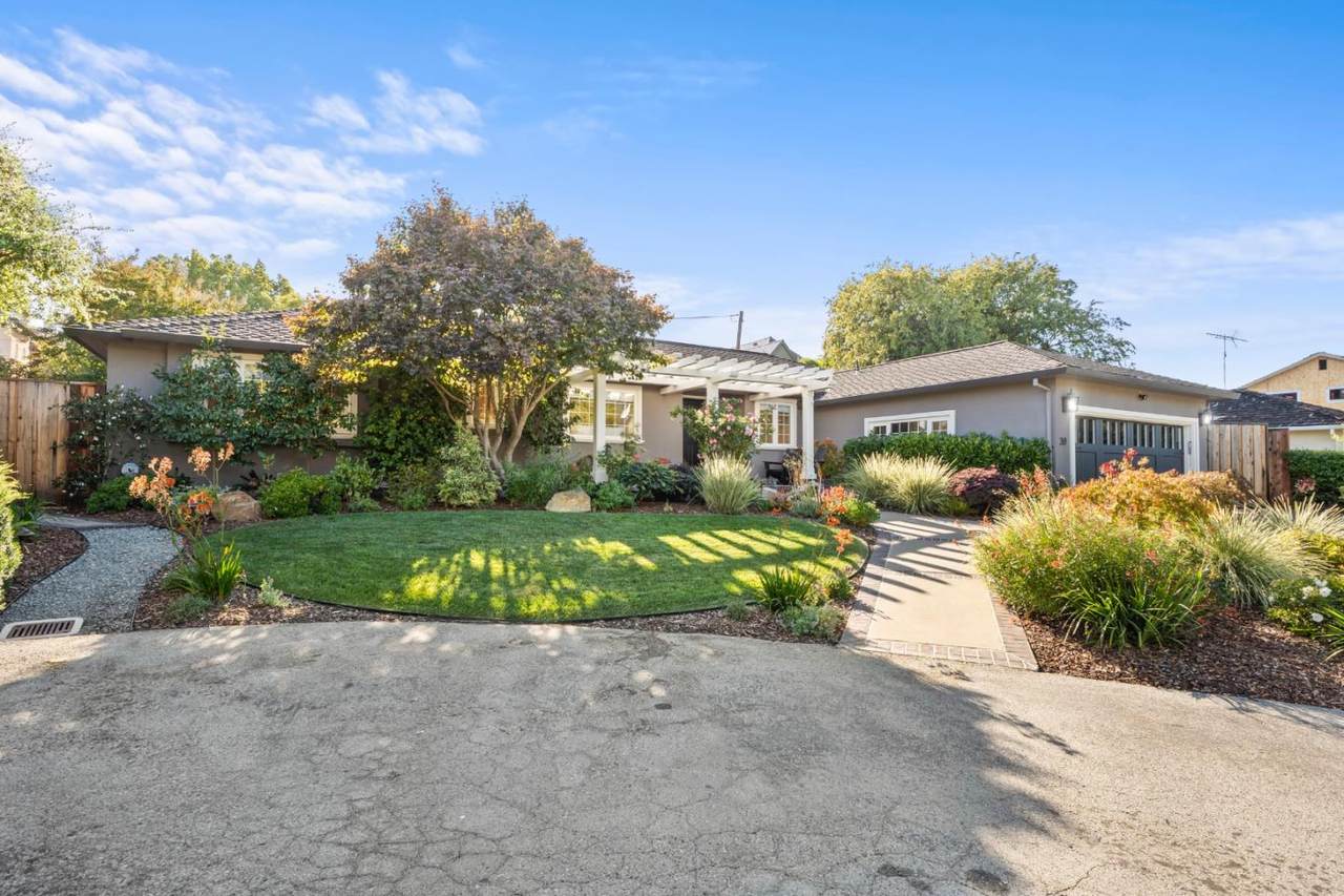 30 Yorkshire Ln - Photo 1