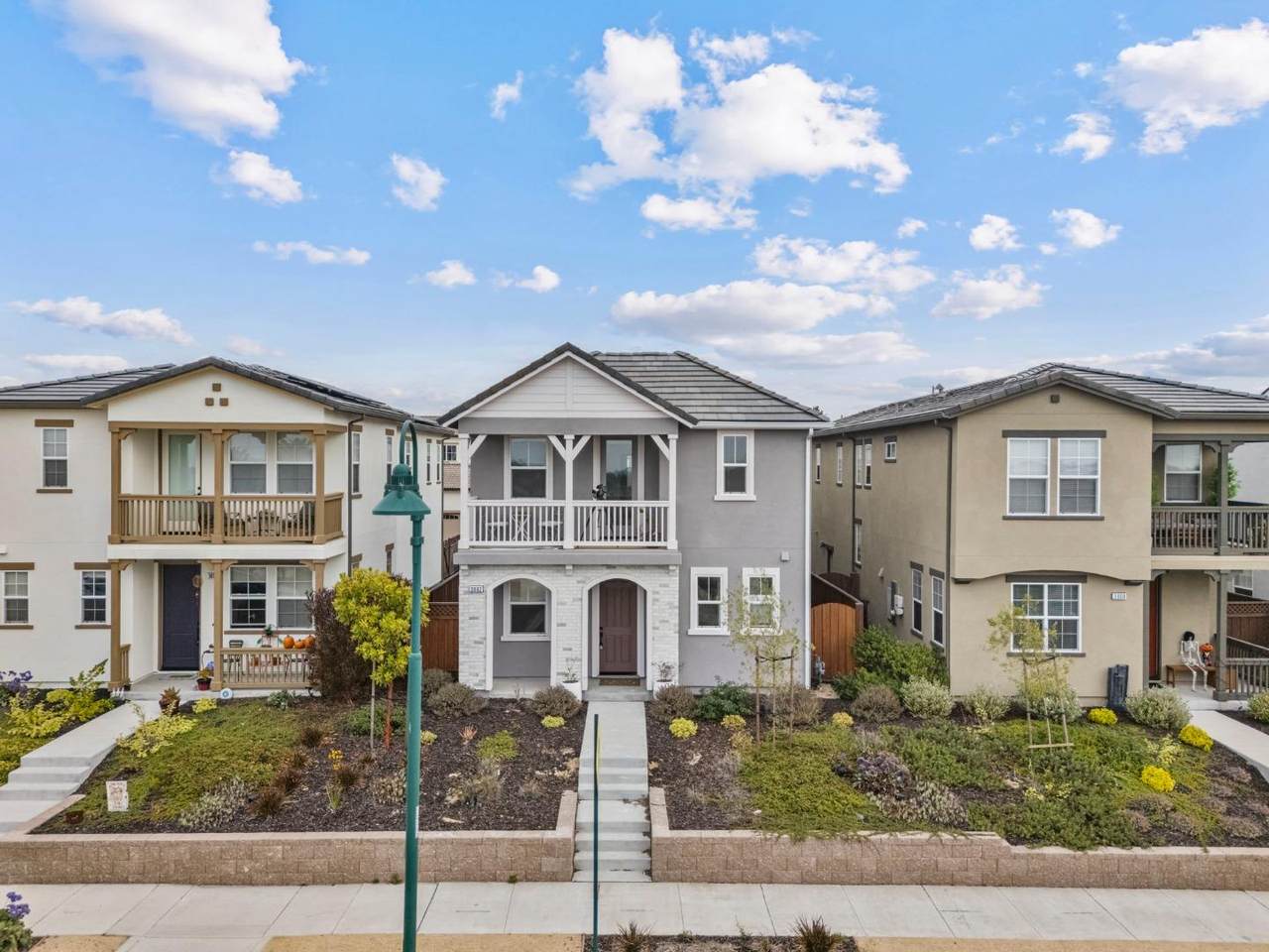 3002 Minaret Way - Photo 1