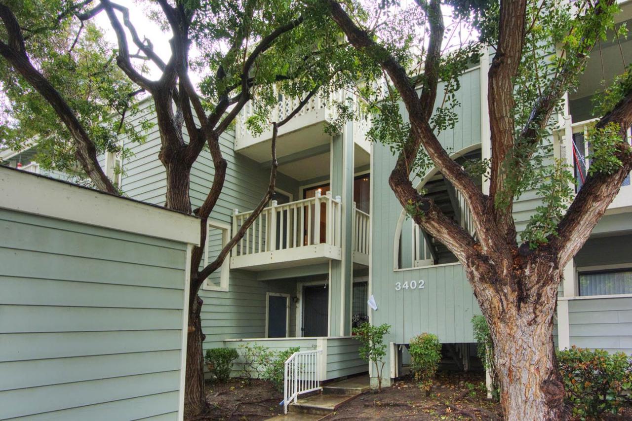 3402 Pinewood Ter 212 - Photo 1