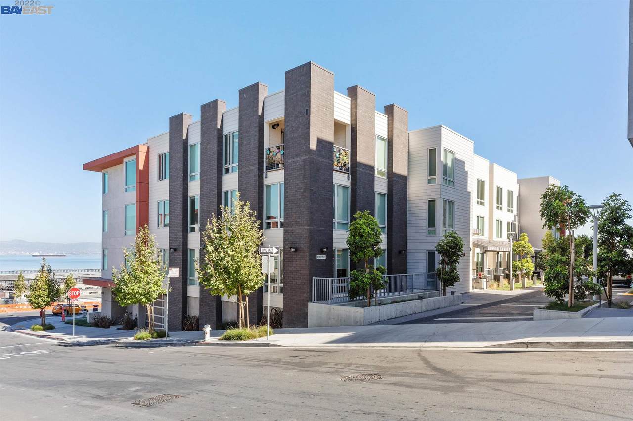 10 Kennedy Place 304 - Photo 1