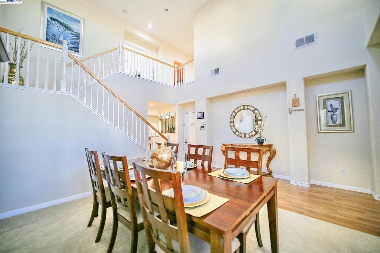 8 Basin Ct - Photo 1