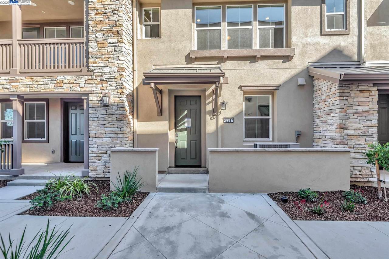 47347 Royce Falls Terrace - Photo 1