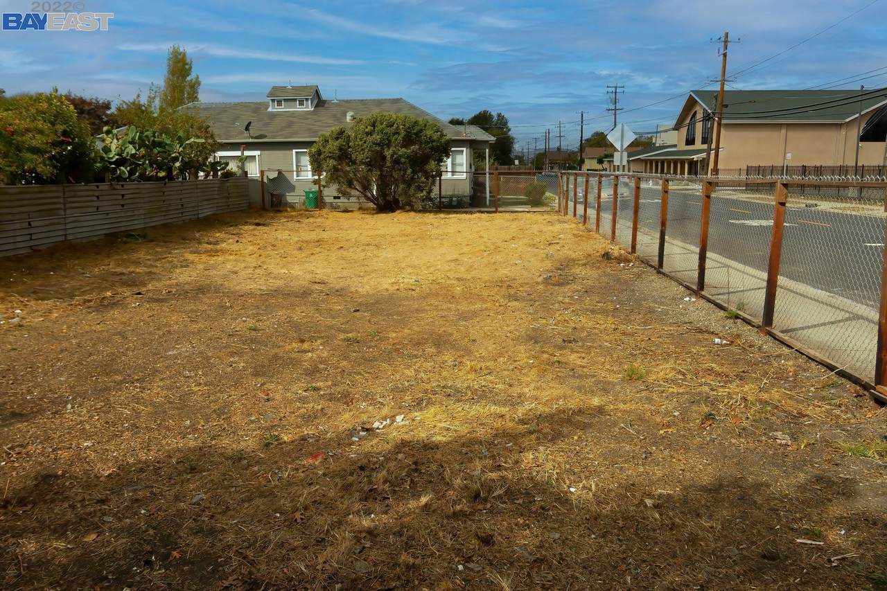 Chesley Ave - Photo 1