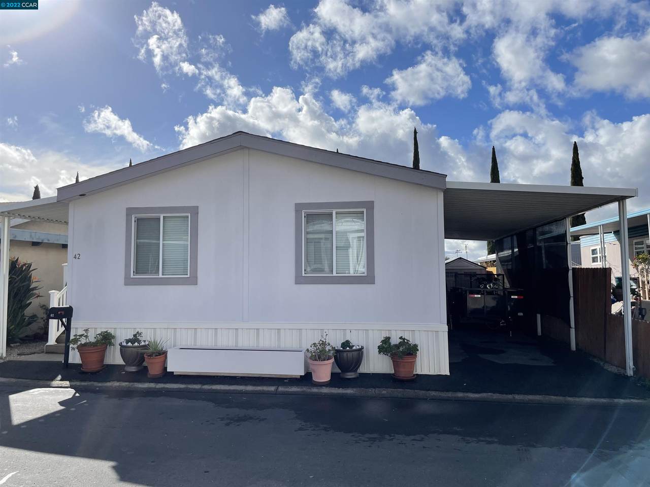 42 Helen Avenue - Photo 1