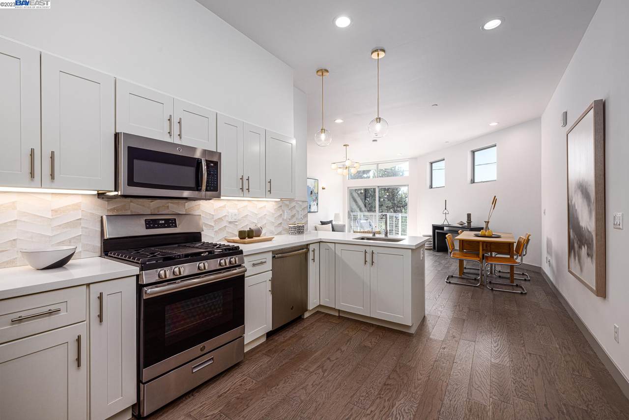 410 Webster St. #4 - Photo 1