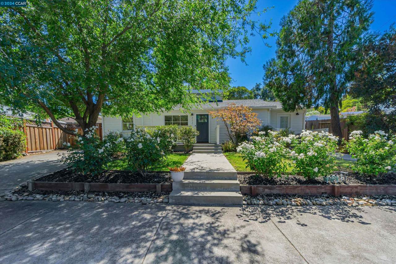 2221 Hillside Ct - Photo 1