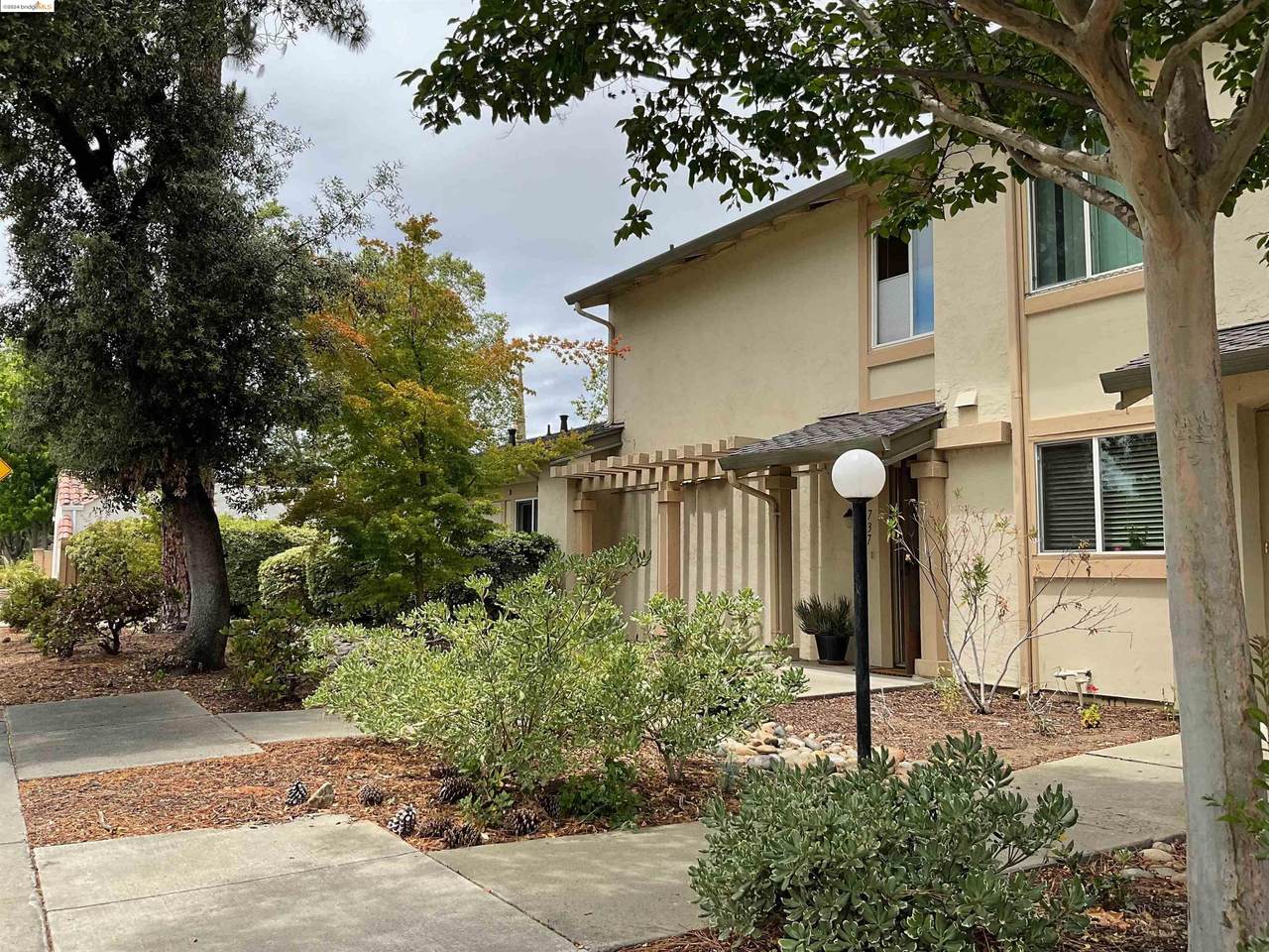 737 Fremont Ave - Photo 1