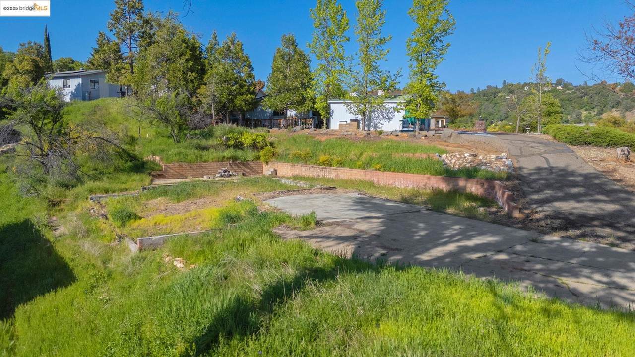 17155 Valley Oak Dr. - Photo 1