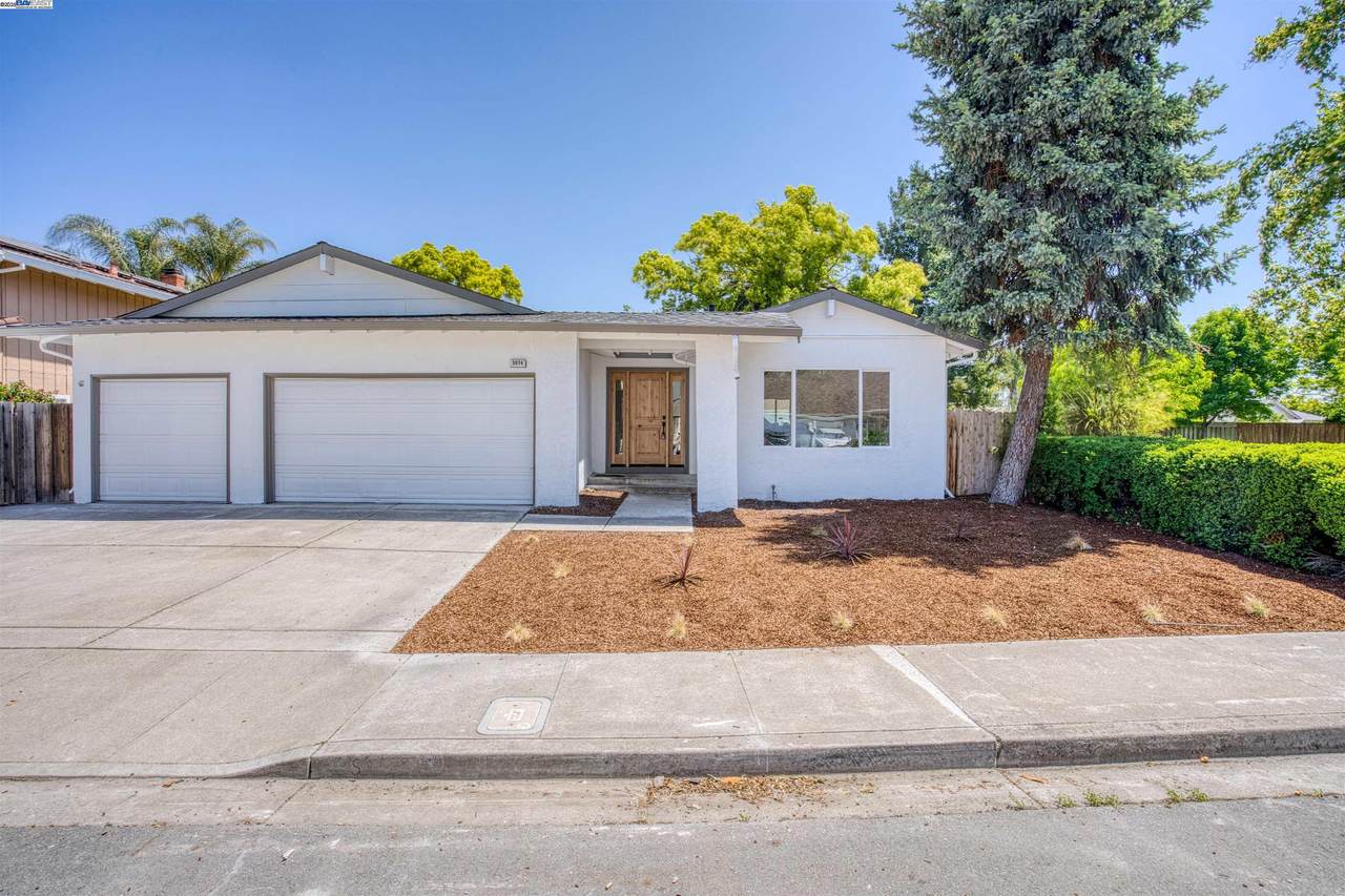 3974 Churchill Dr - Photo 1