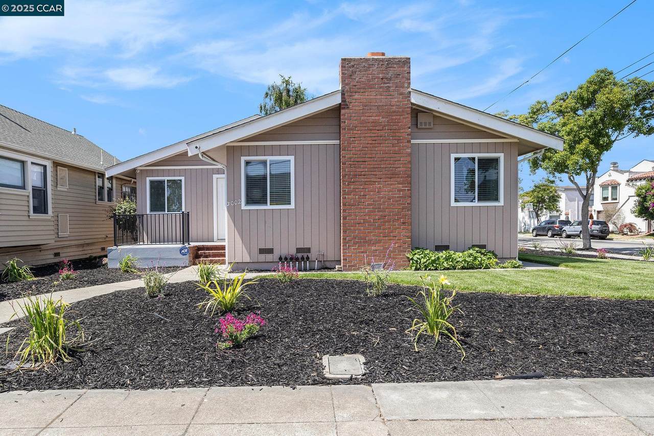 3002 Encinal Ave - Photo 1