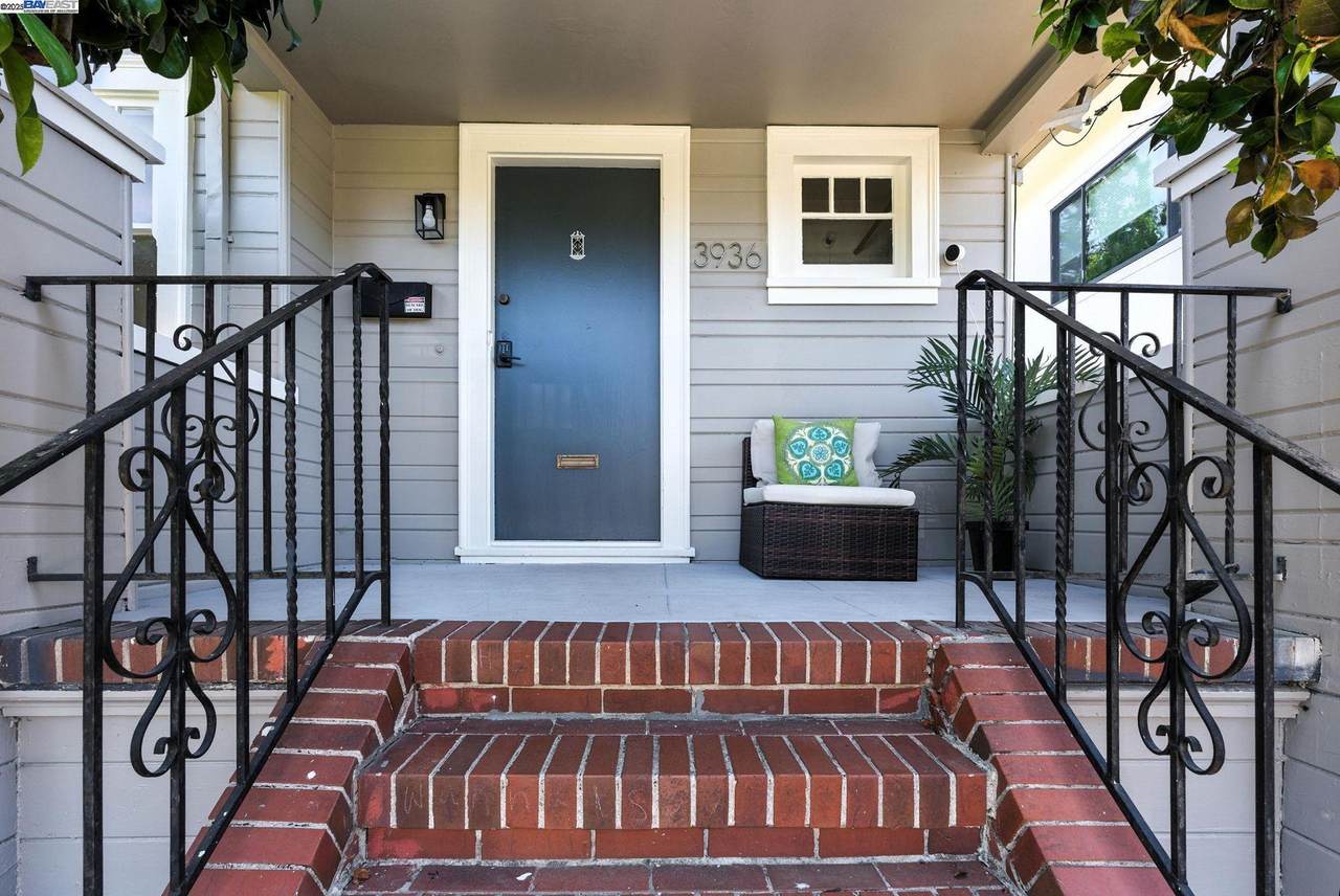 3936 Midvale Ave - Photo 1