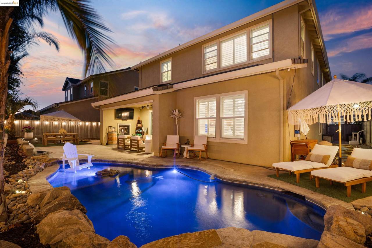 542 Harbor Cove Cir - Photo 1