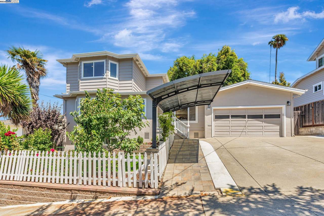 328 Midvale Ave - Photo 1