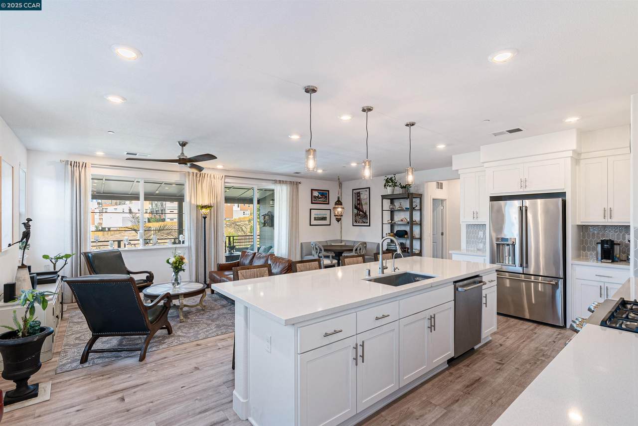 729 Delve Ct - Photo 1