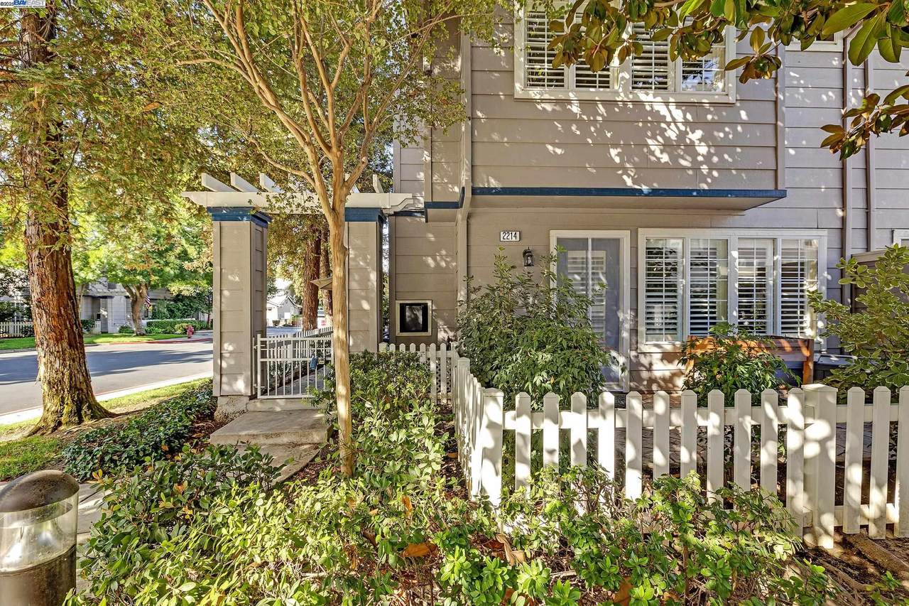 2214 Morningside Ct - Photo 1