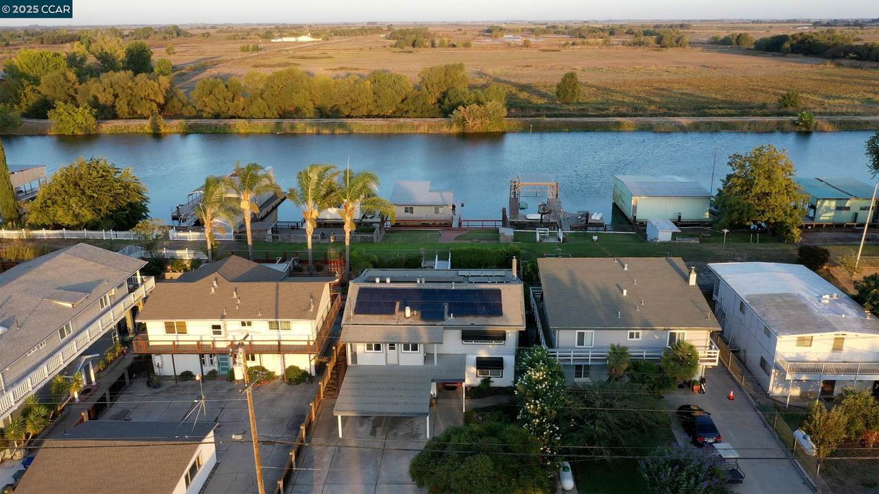 4370 Sandmound Blvd - Photo 1