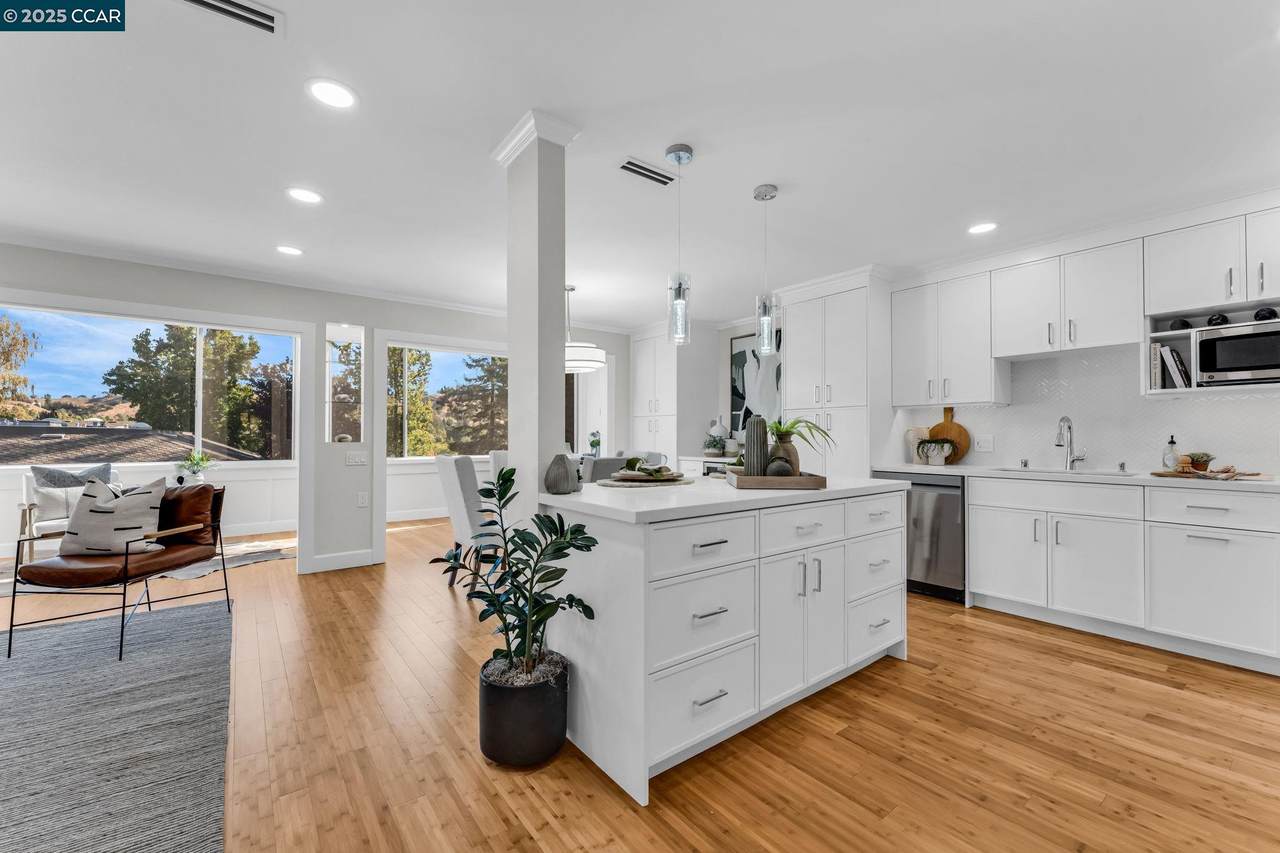 1200 Leisure Ln 4 - Photo 1