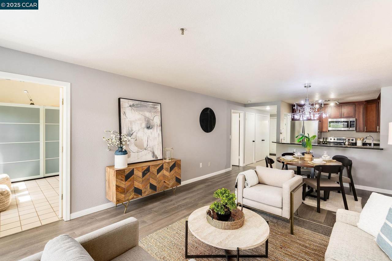 1722 Villa Way - Photo 1