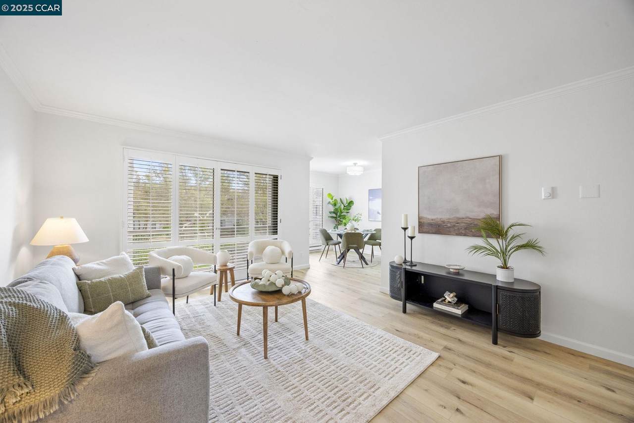 4 Commodore Drive D335 - Photo 1