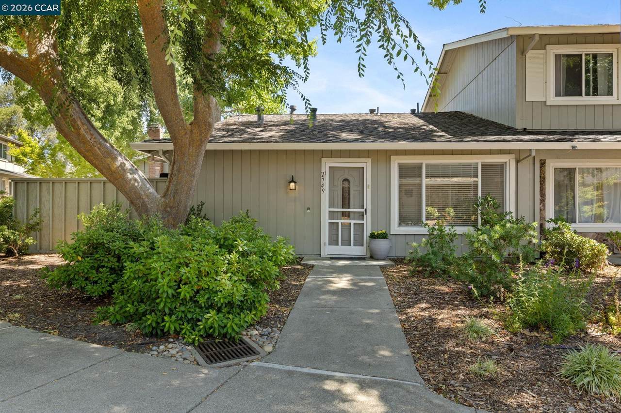 2749 Fountainhead Dr - Photo 1