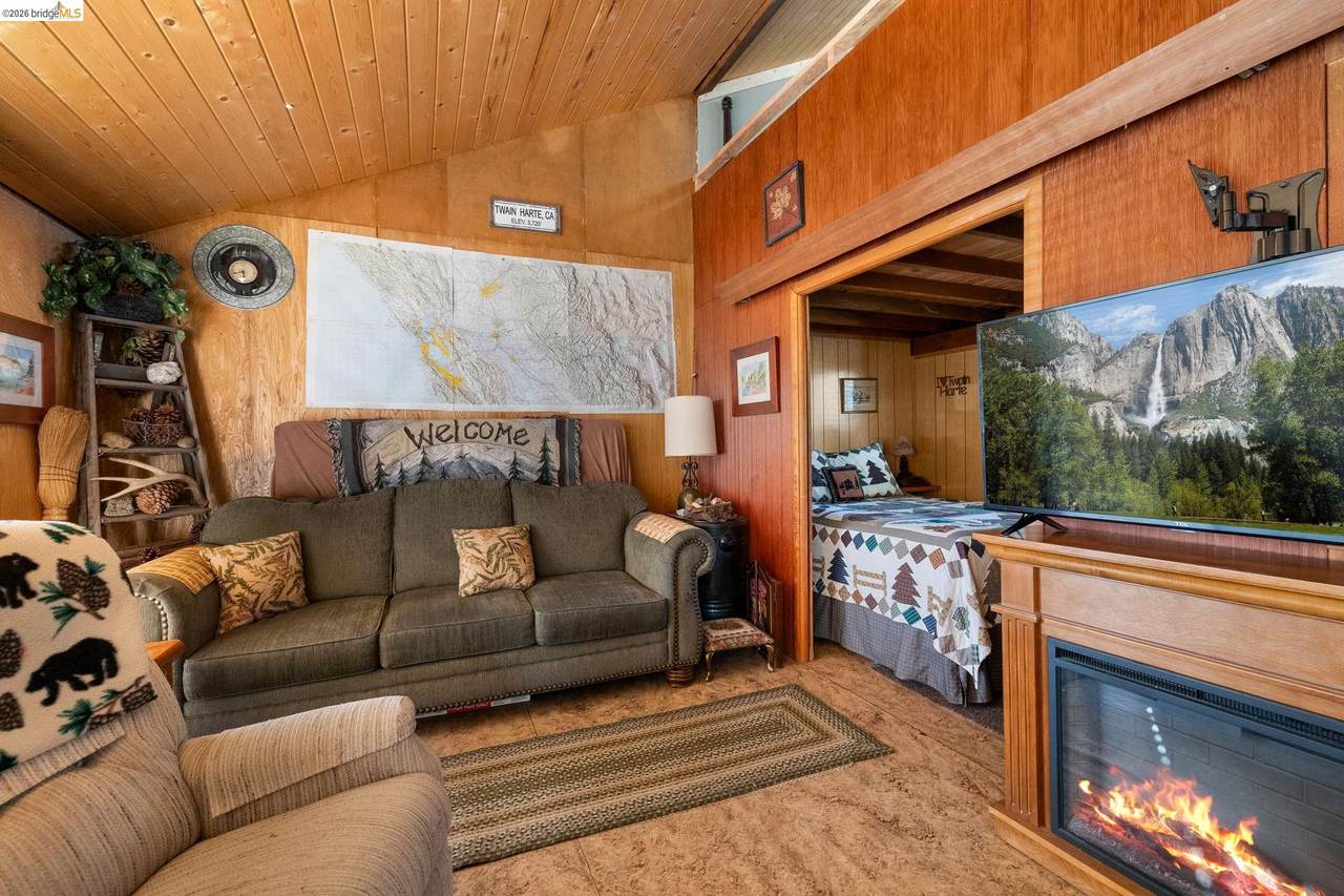 18824 Manzanita Dr - Photo 1