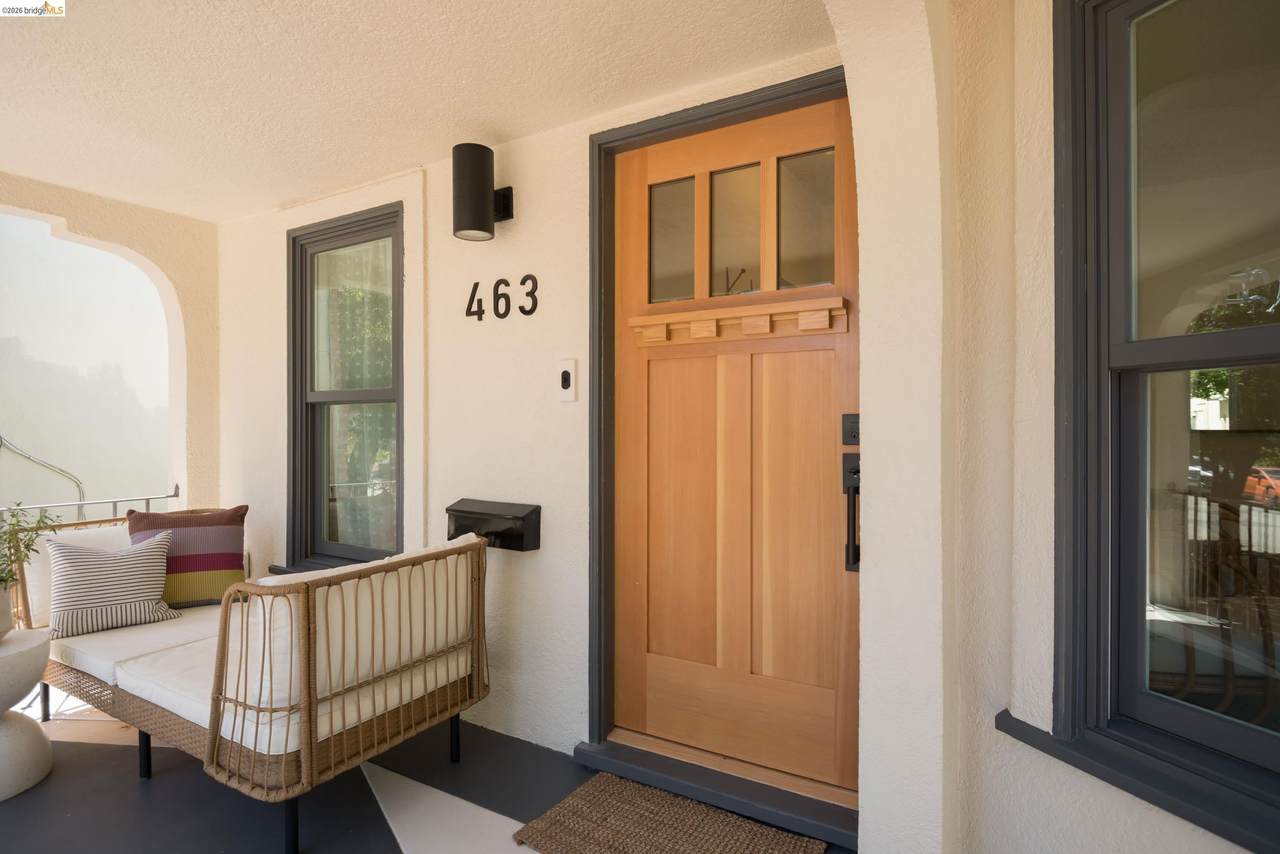 463 44Th St - Photo 1