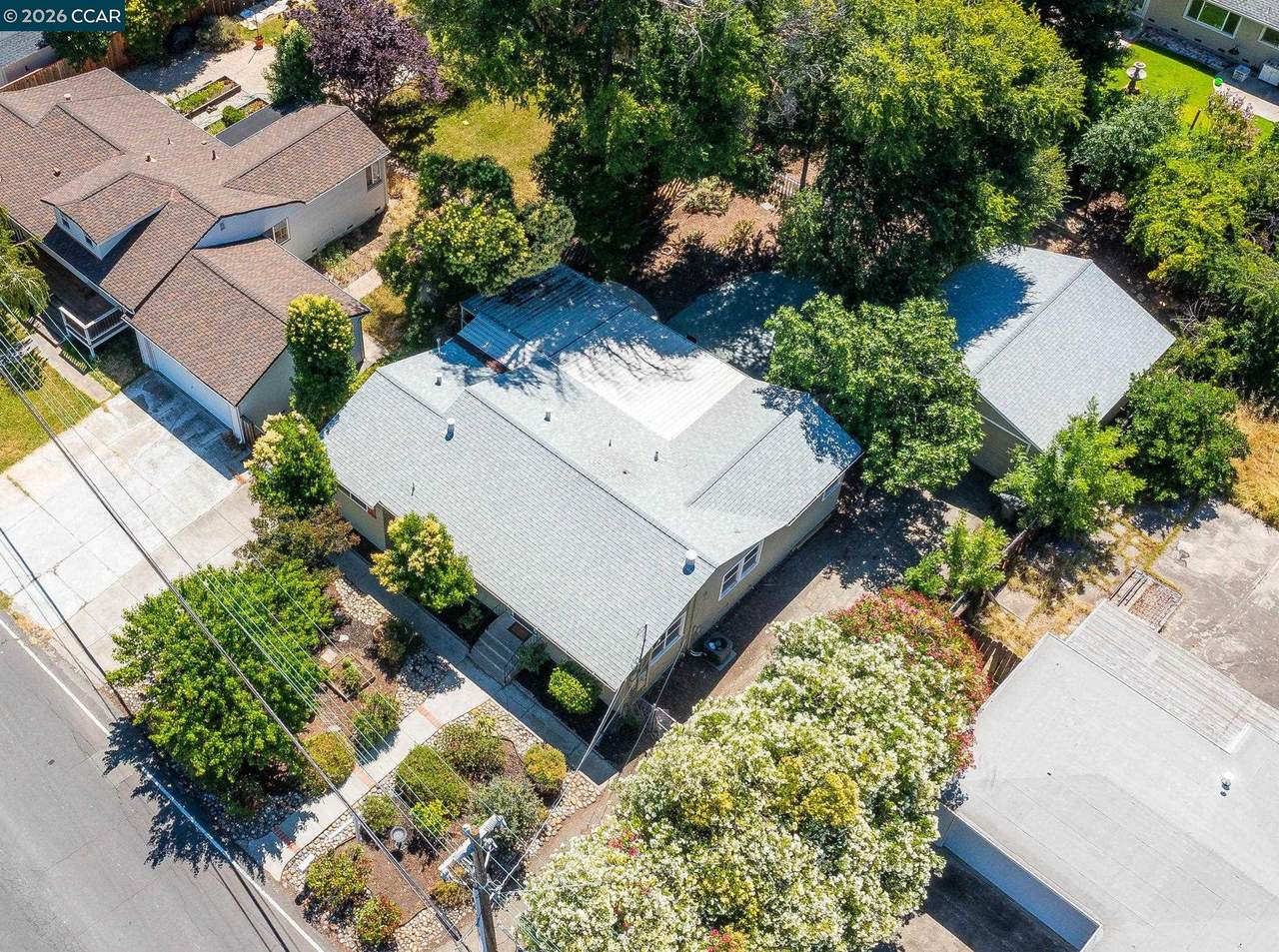 2072 Chalomar Rd - Photo 1
