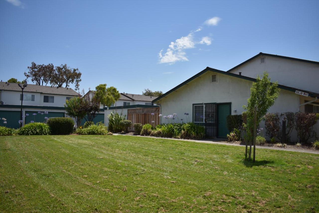 4424 Viejo Way - Photo 1