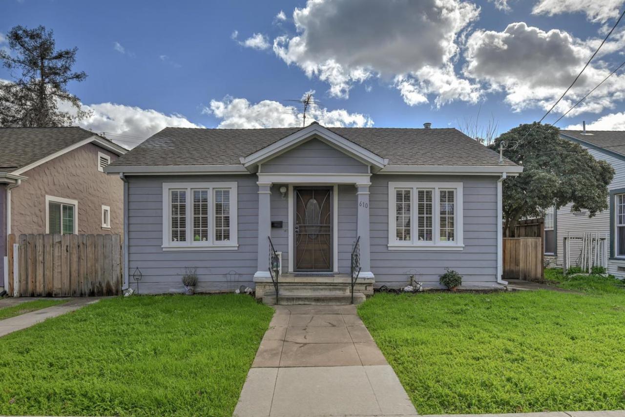 610 Park Ct - Photo 1