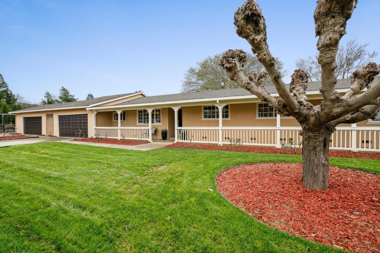 1590 Jaffe Ln - Photo 1