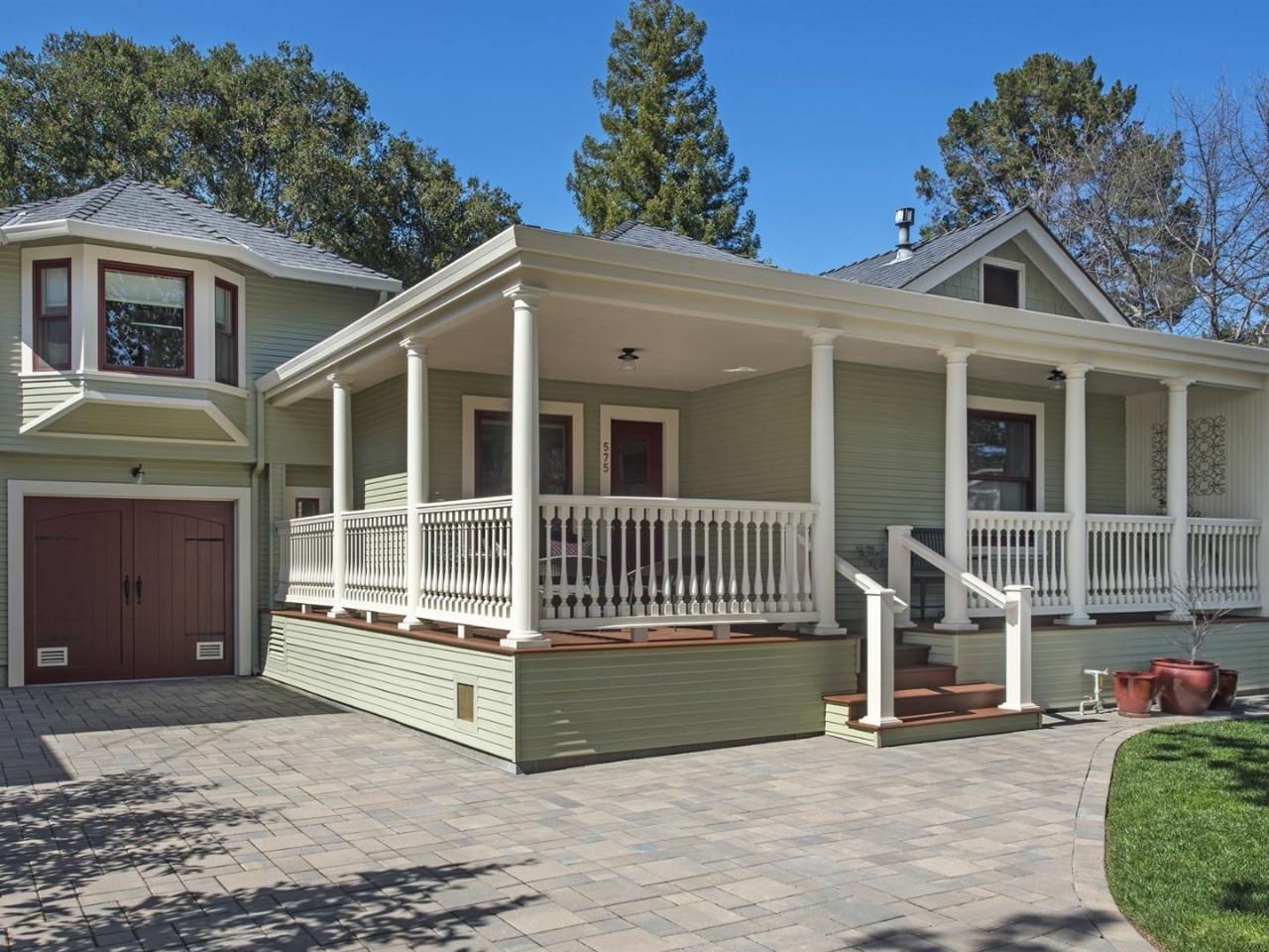 575 Everett Ave - Photo 1