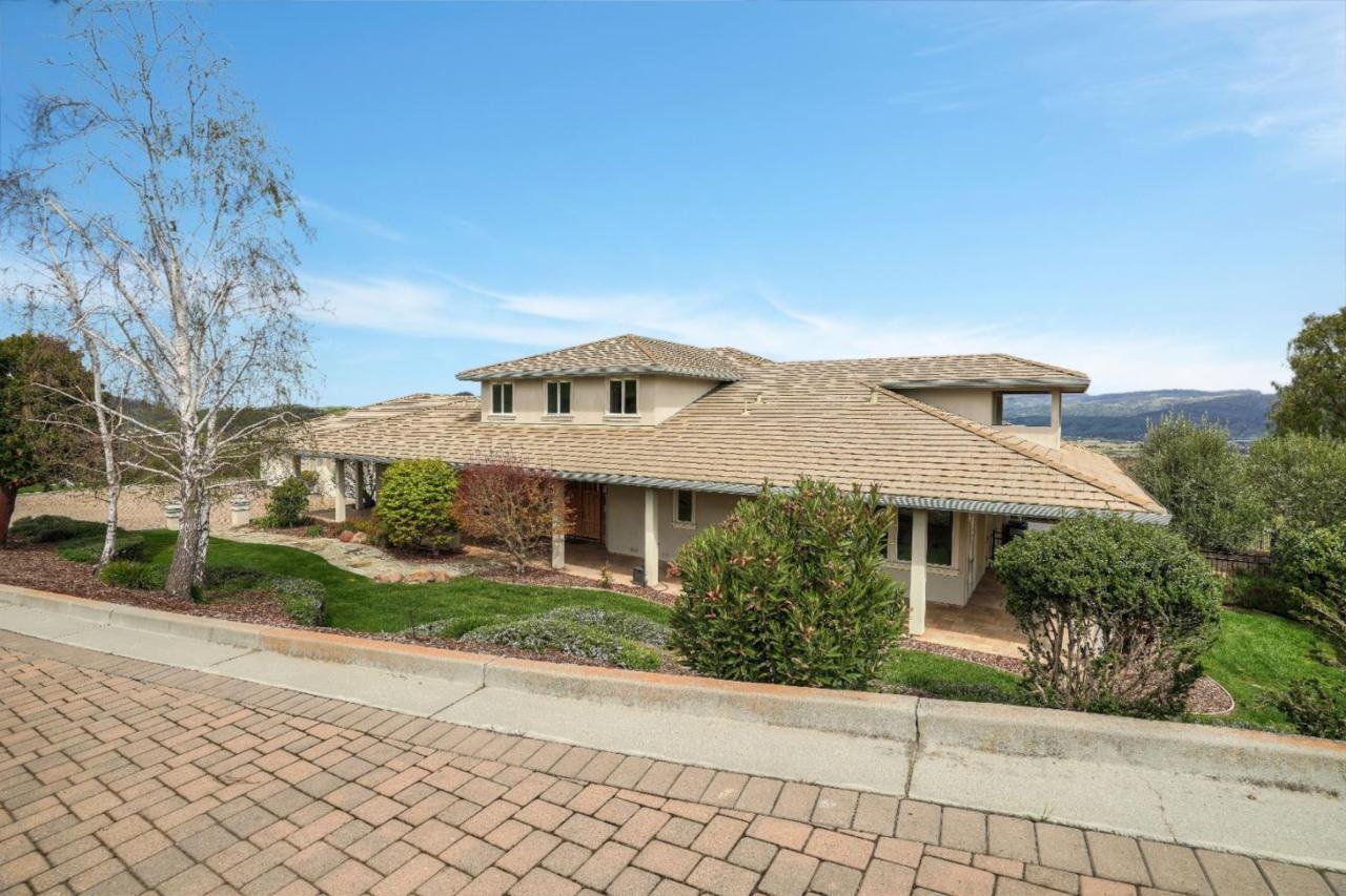 1955 Hayes Ln - Photo 1