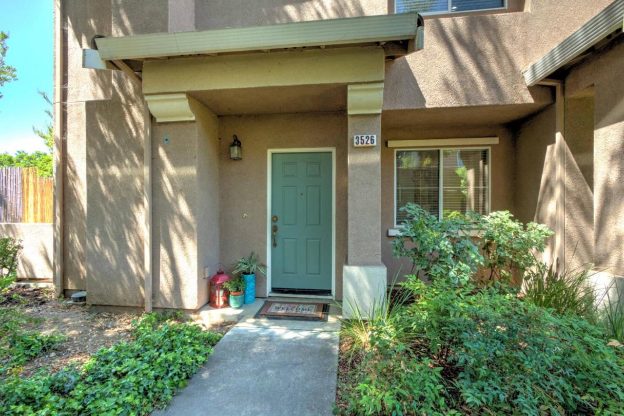 3526 Jasmine Cir - Photo 1