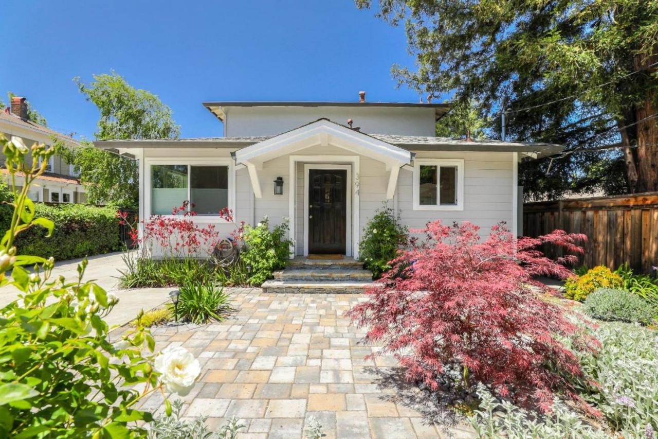 394 Mariposa Ave - Photo 1