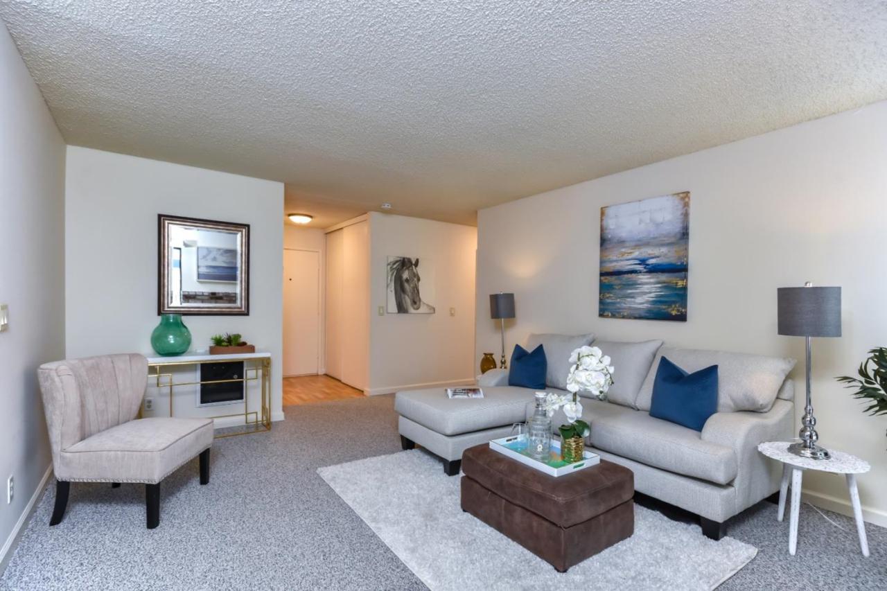 1057 Shell Blvd 1 - Photo 1