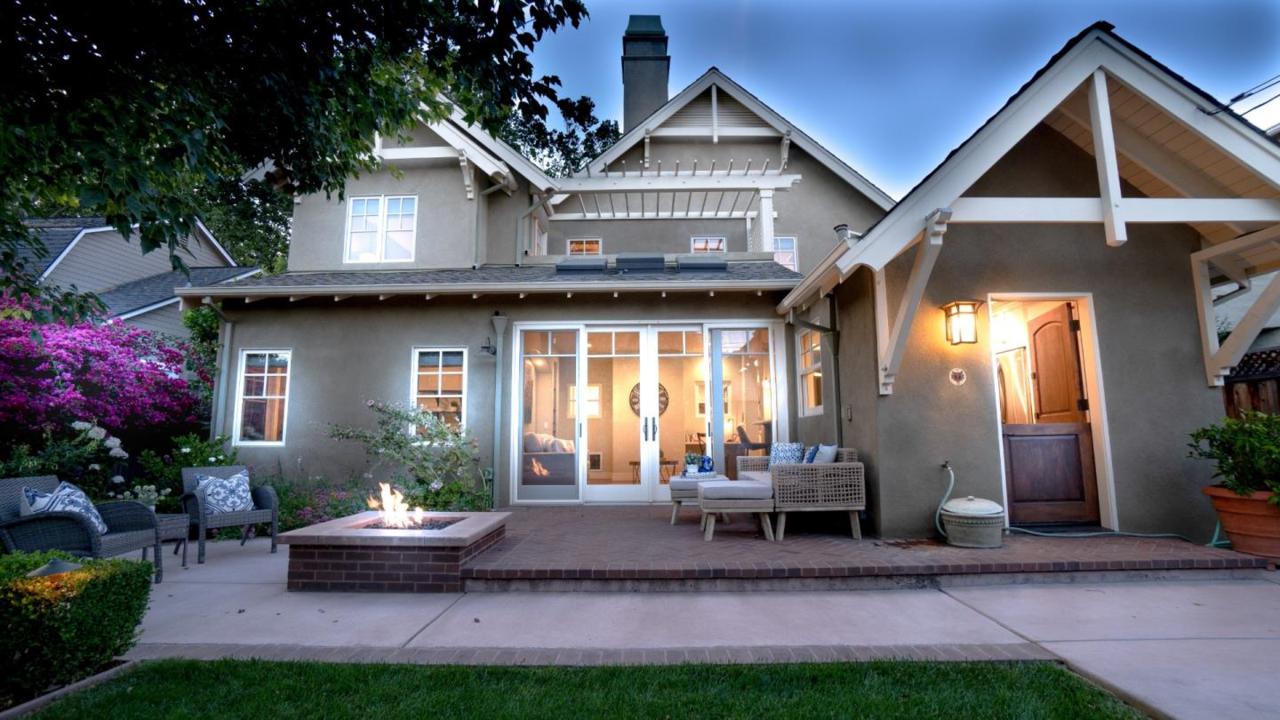 1426 Mercer Ave - Photo 1
