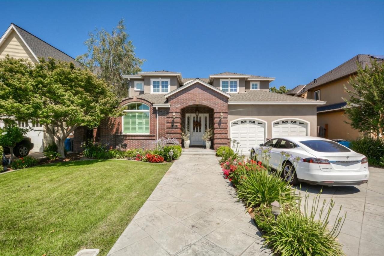 1456 Grace Ave - Photo 1