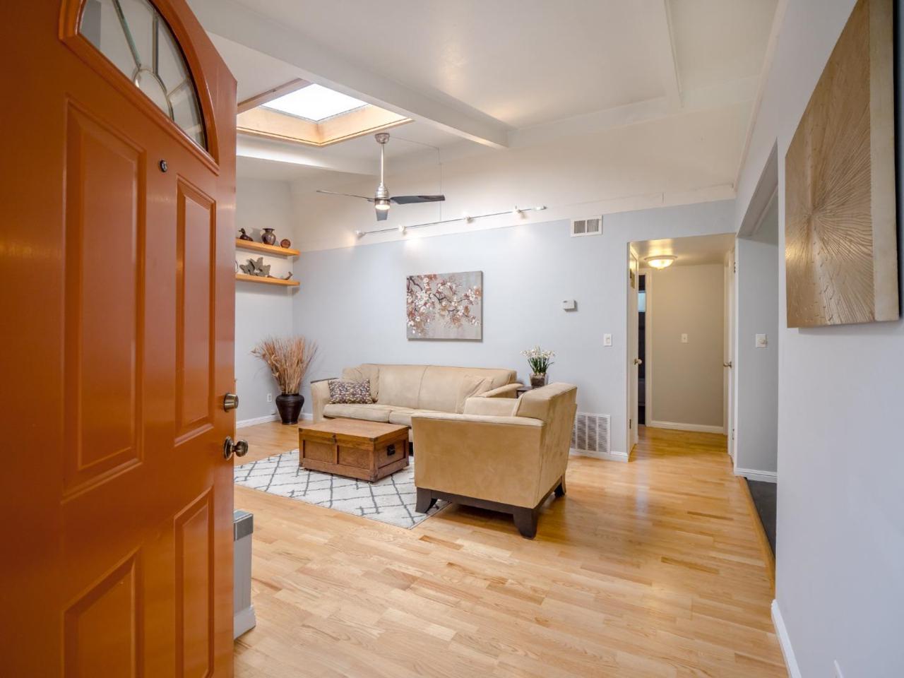 535 Clubhouse Dr - Photo 1