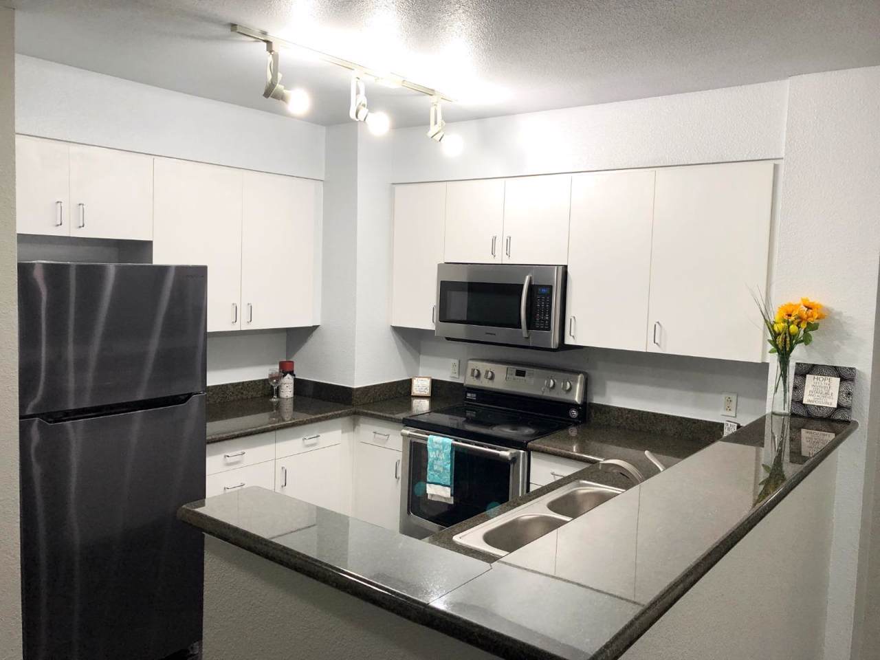 8200 Oceanview Ter 121 - Photo 1