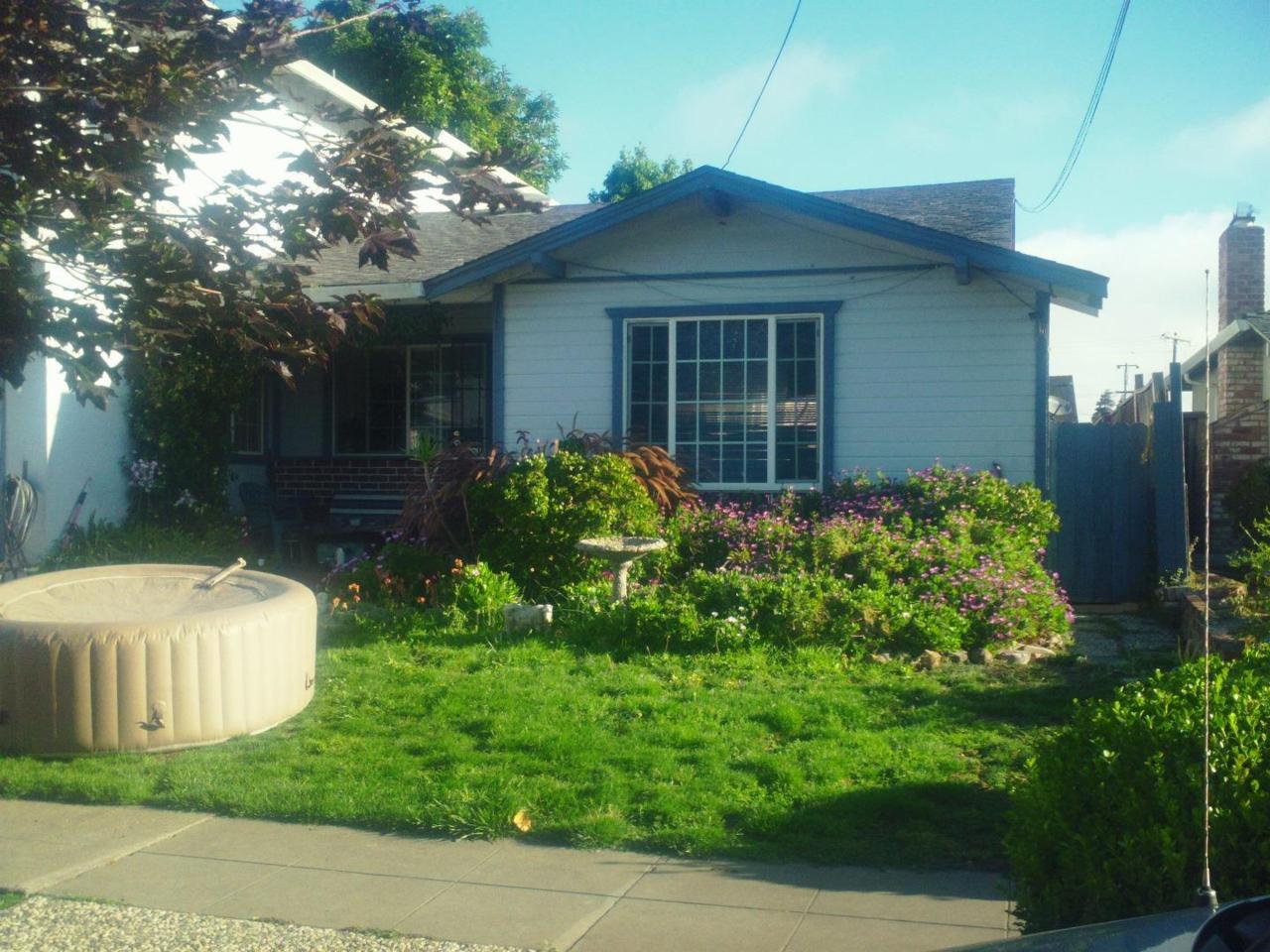 2543 Bradford Ave - Photo 1