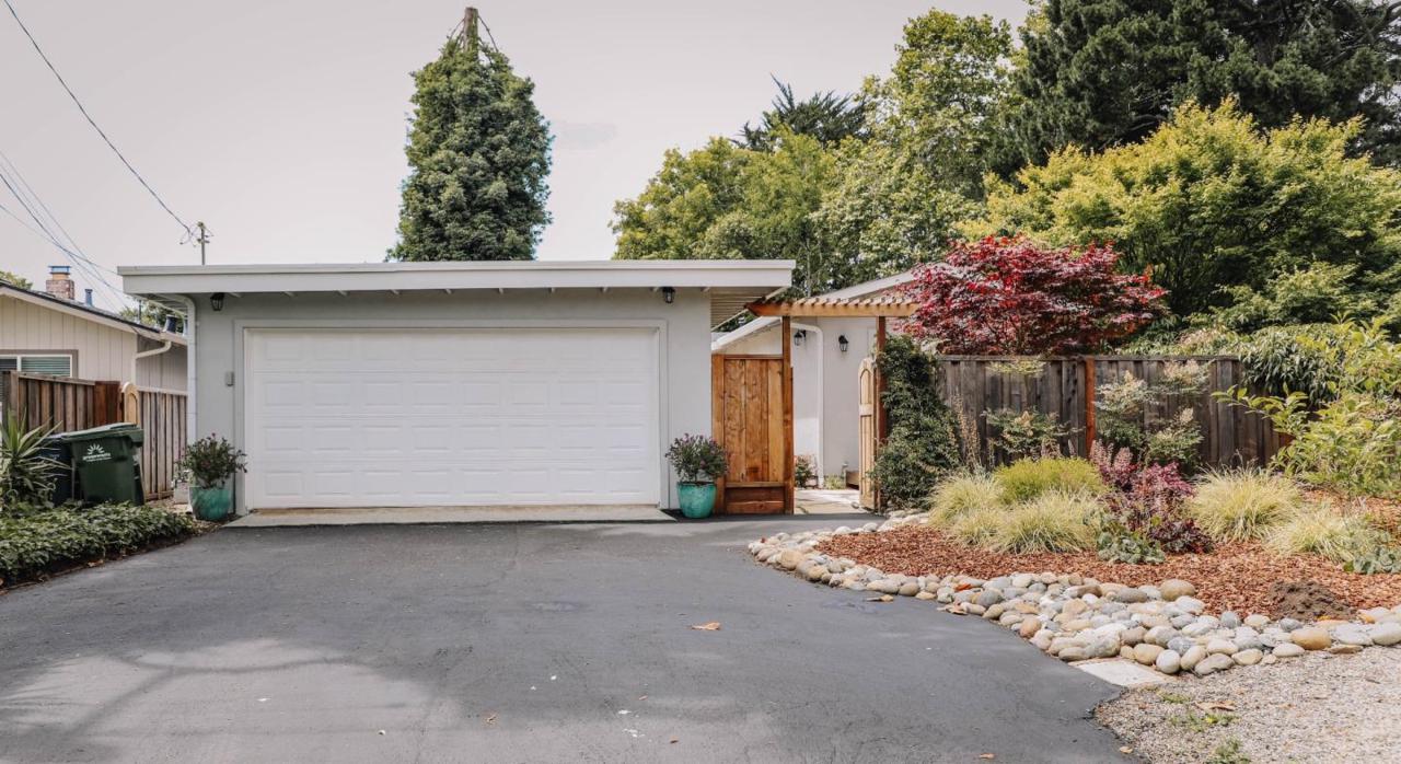 209 Kenneth Dr - Photo 1