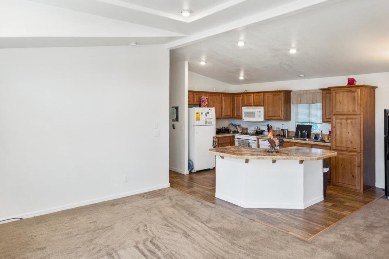 464 Eucalyptus Dr 464 - Photo 1