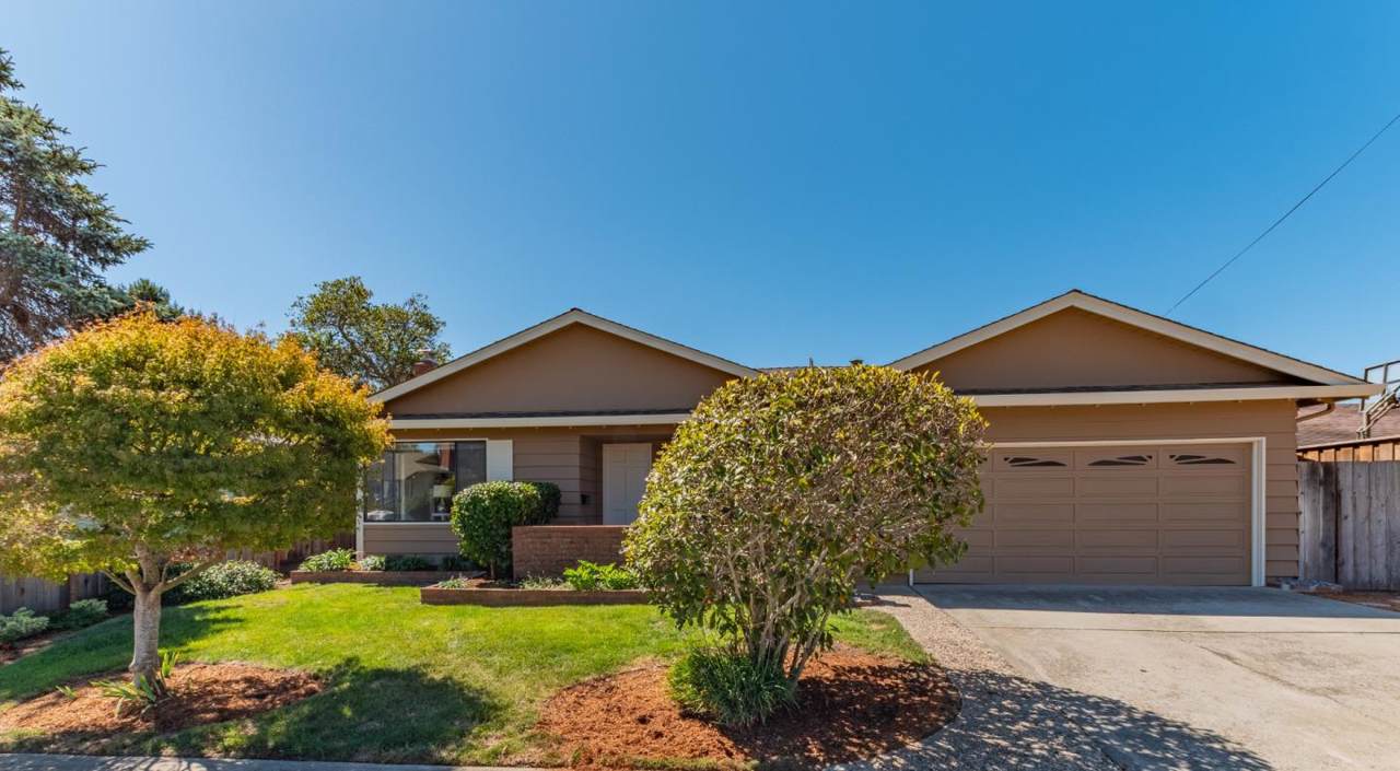 201 Magellan St - Photo 1
