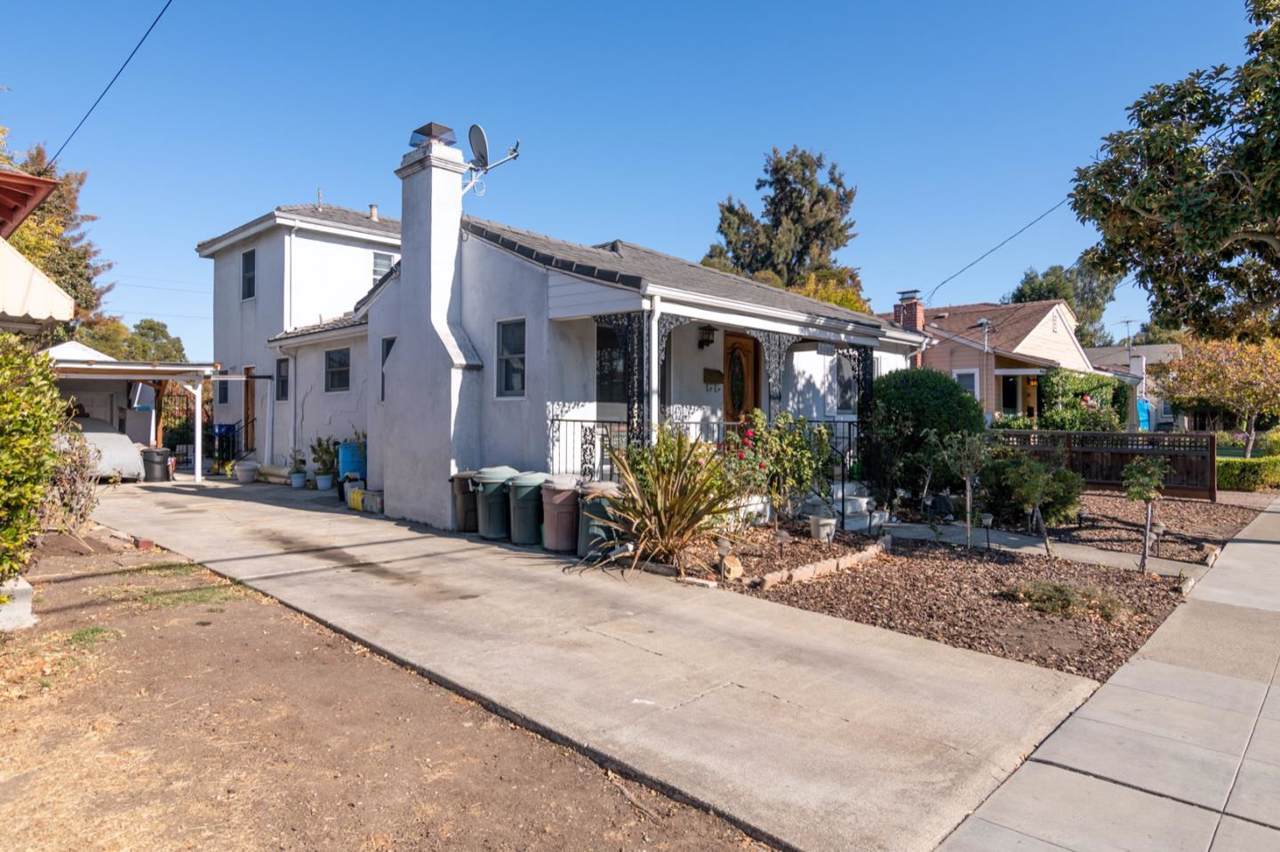 3689 Park Blvd - Photo 1