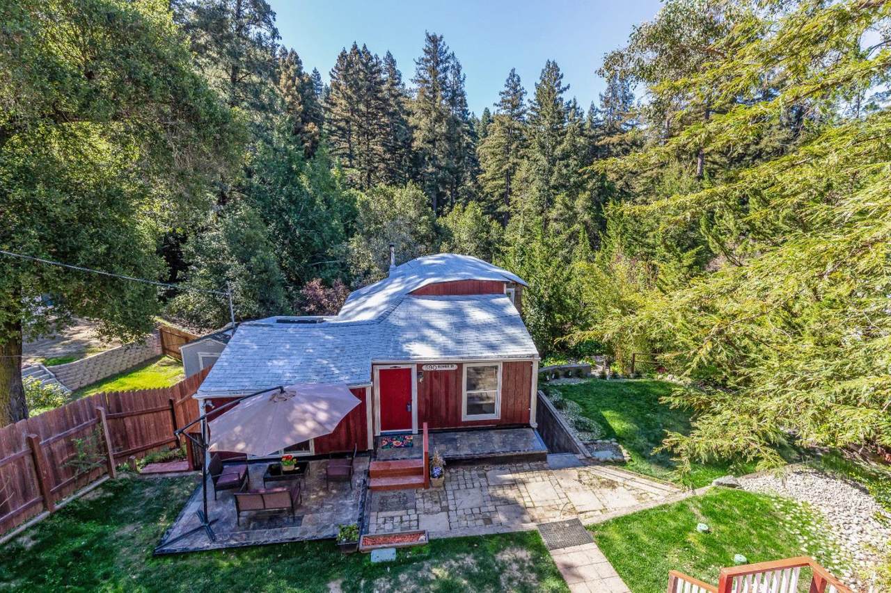 590 Redwood Dr - Photo 1