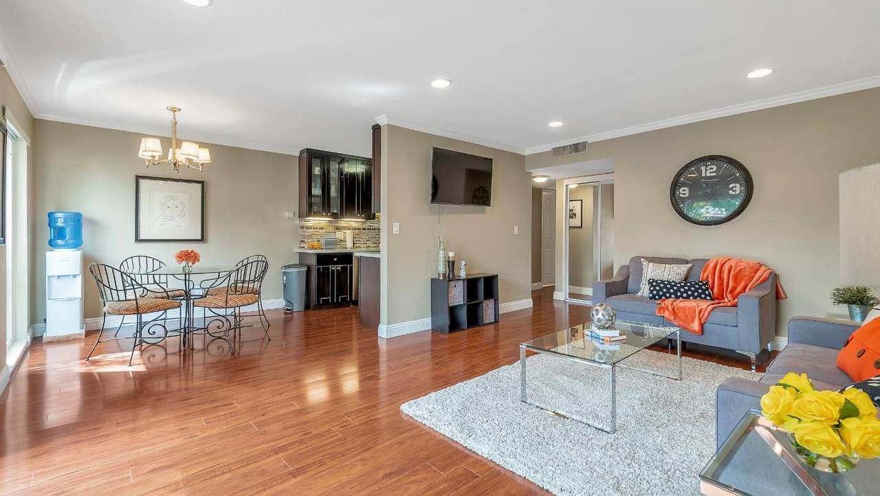 307 Tradewinds Dr 8 - Photo 1