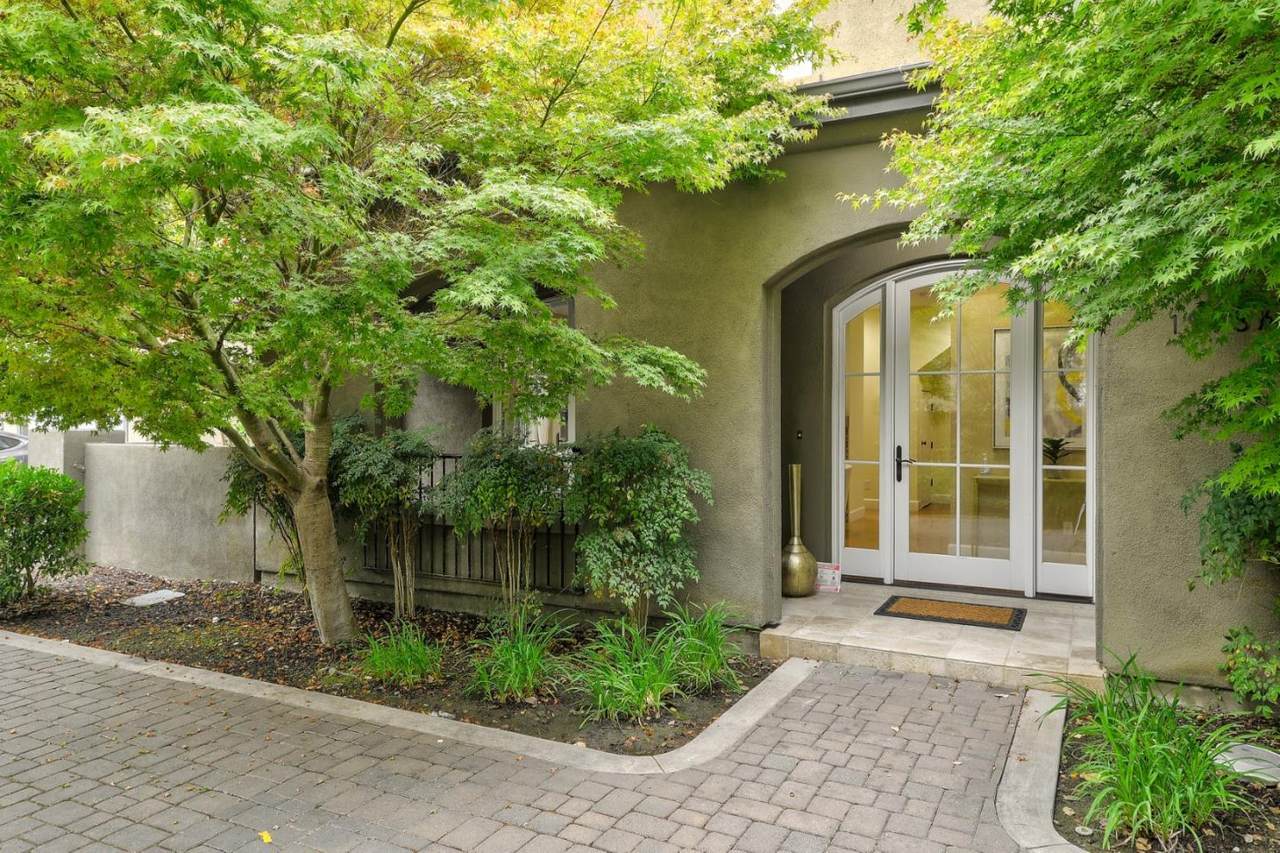 1958 1/2 Menalto Ave - Photo 1