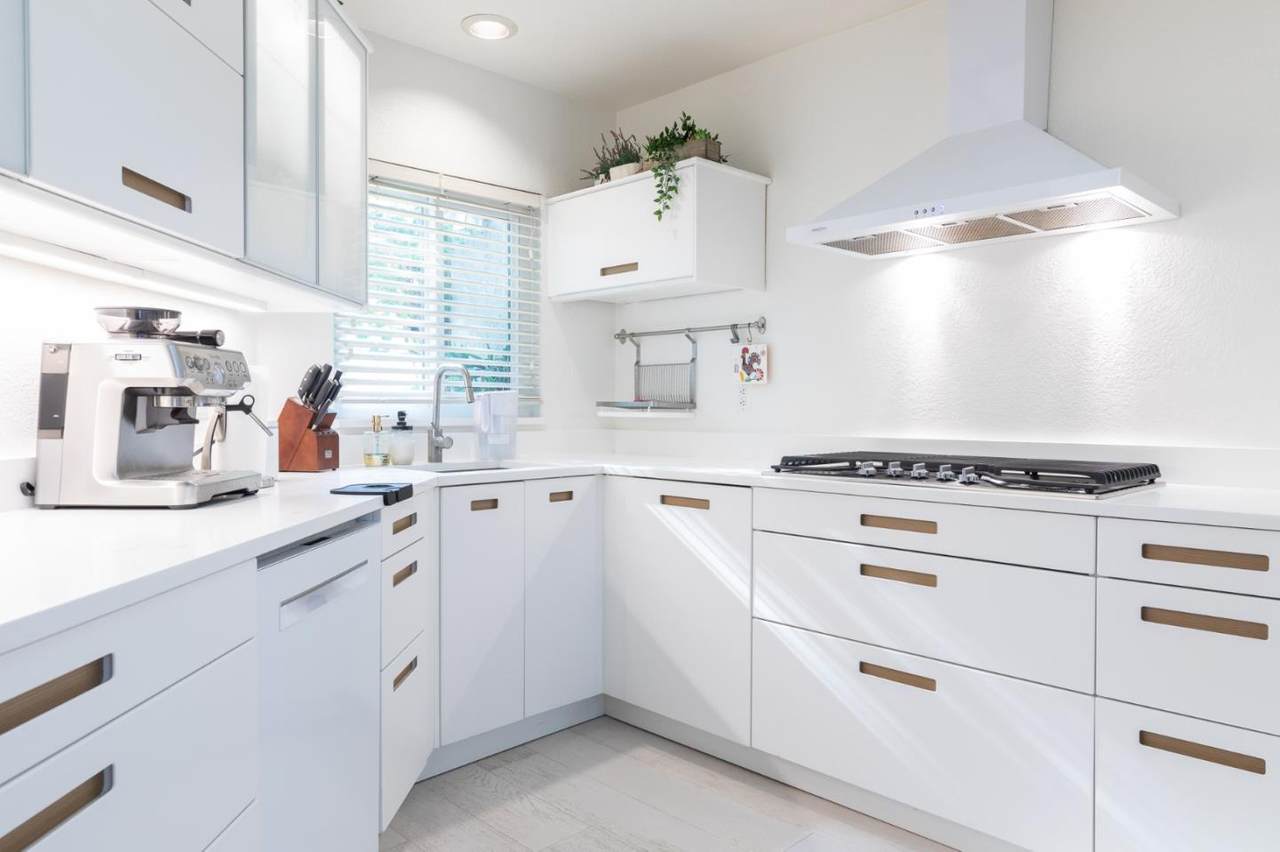 202 San Pedro Cir - Photo 1