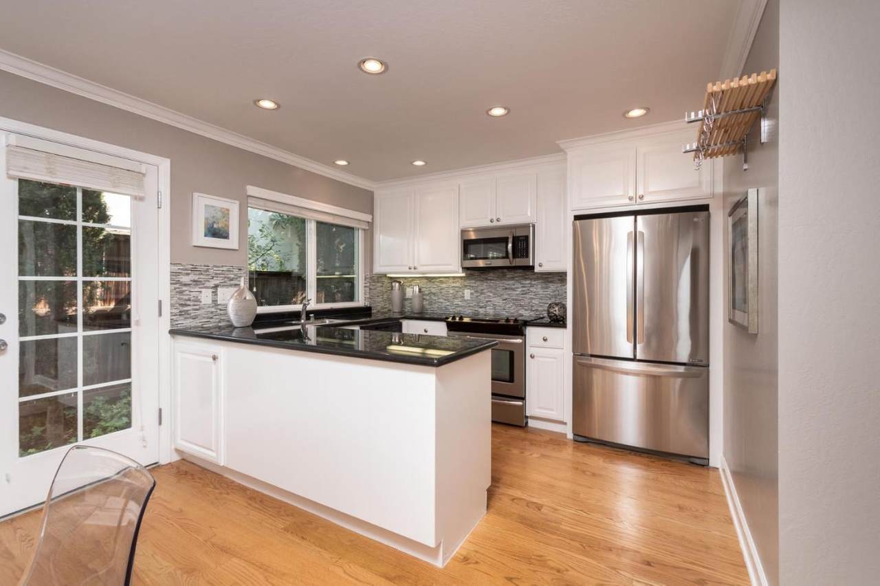 114 Hobart Ave 2 - Photo 1