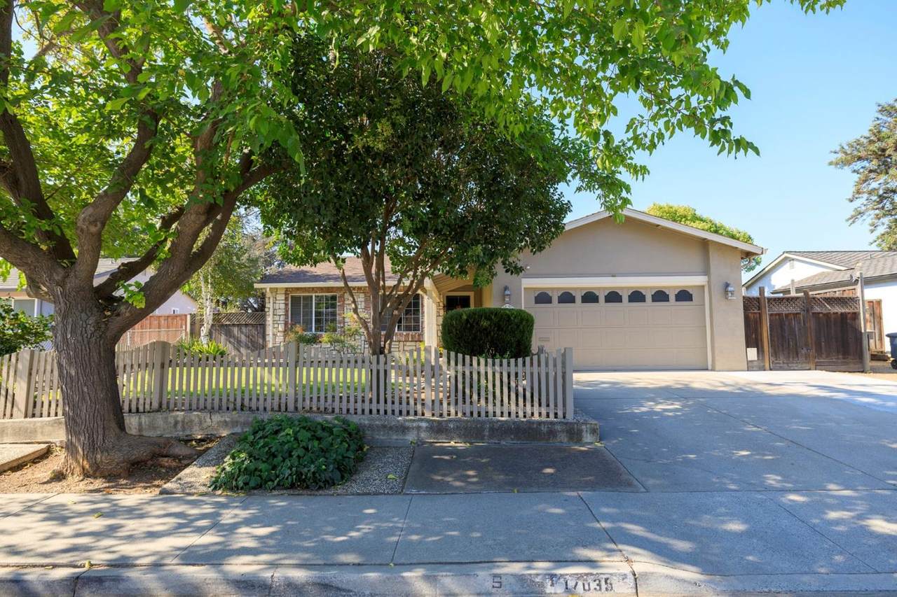 17035 Peppertree Dr - Photo 1